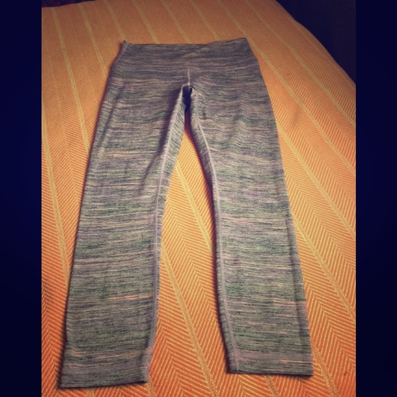 Lululemon athletica purple grey wonder under Capri - Picture 2 of 3